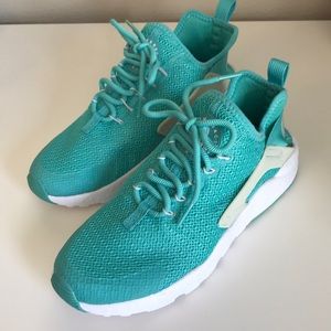 Brand new Nike air huaraches!